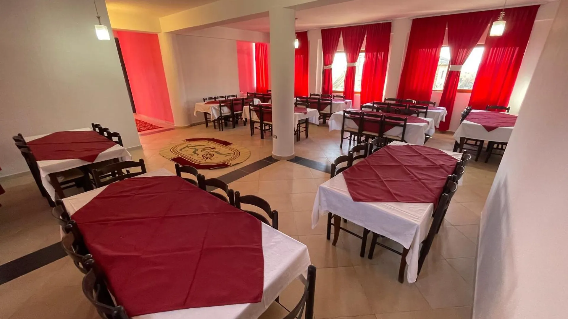 Hotel Bar Restaurant Mete Peshkepi 0*,  Arnavutluk