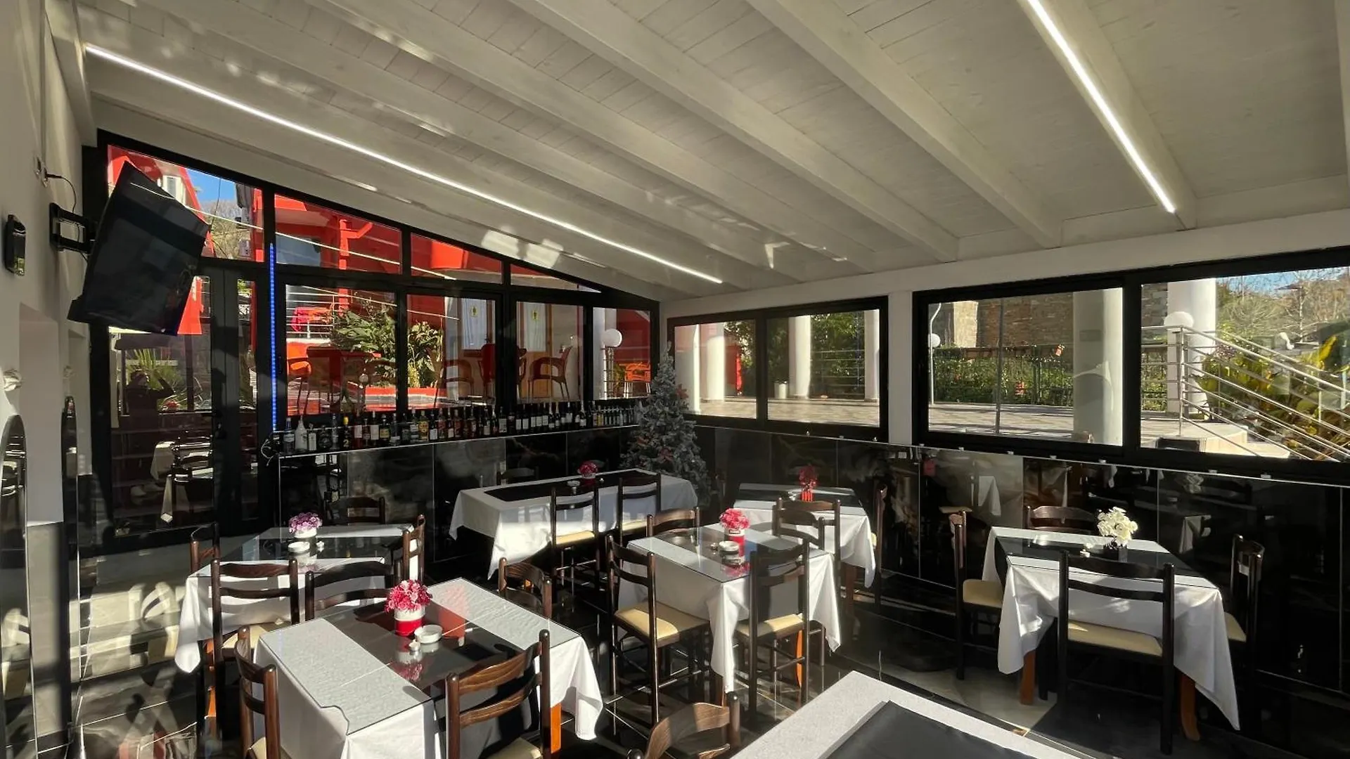 Hotel Bar Restaurant Mete location
